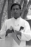 https://upload.wikimedia.org/wikipedia/commons/thumb/8/8e/Cesar_chavez_crop2.jpg/110px-Cesar_chavez_crop2.jpg